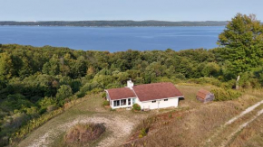 New! Hill Hideaway - Incredible Lakeviews!